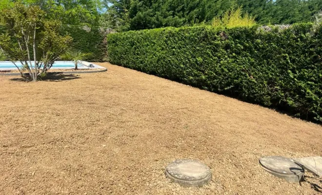 Création d'un jardin avec massif autour d'une piscine et engazonnement, Montauban, Arlequin Espaces Verts